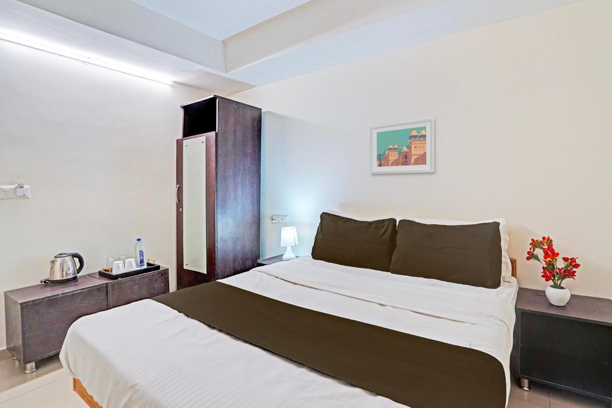 Hotel O Himalaya Inn Ахмедабад Екстер'єр фото
